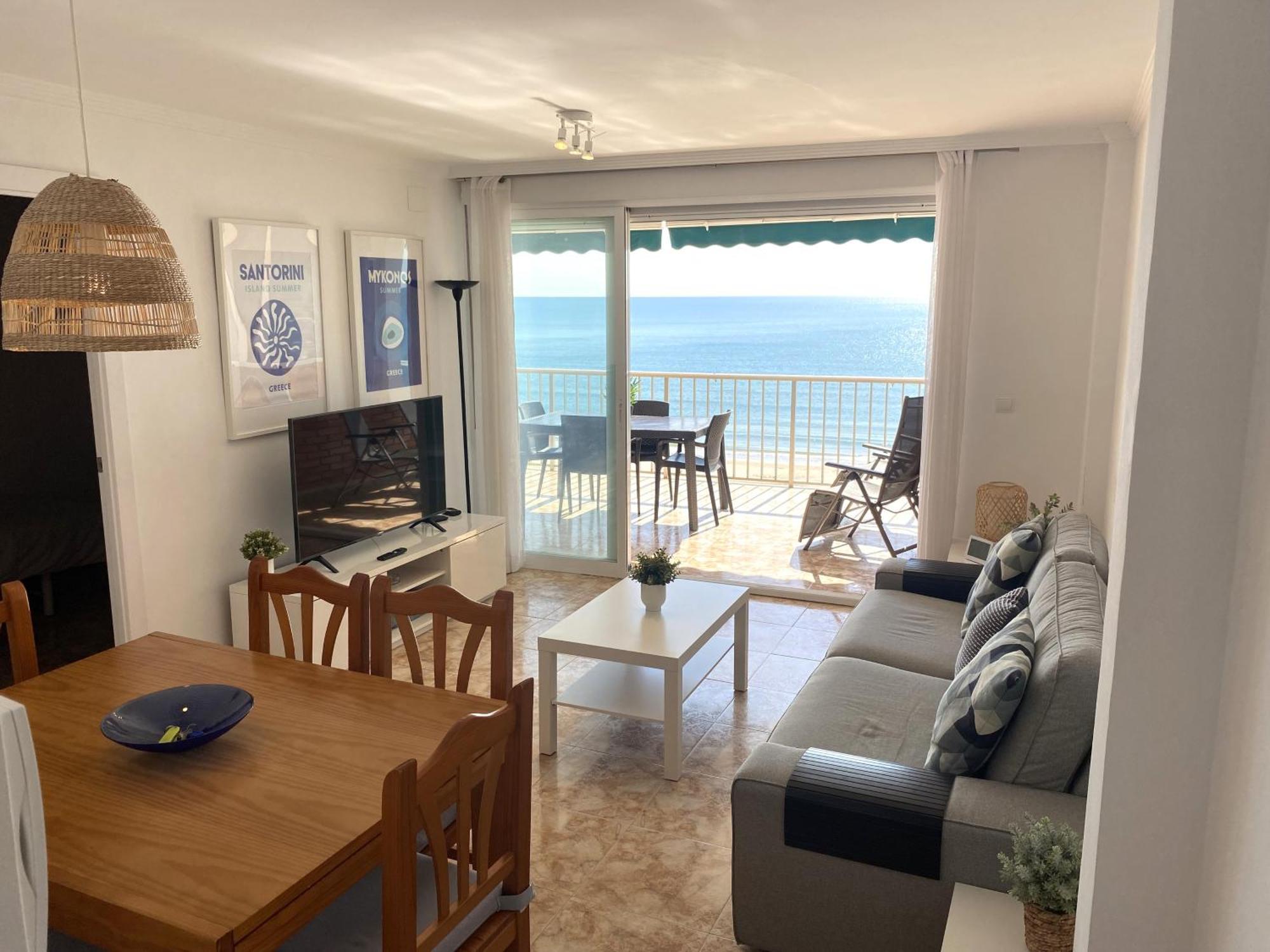 Beachfront And Renovated *